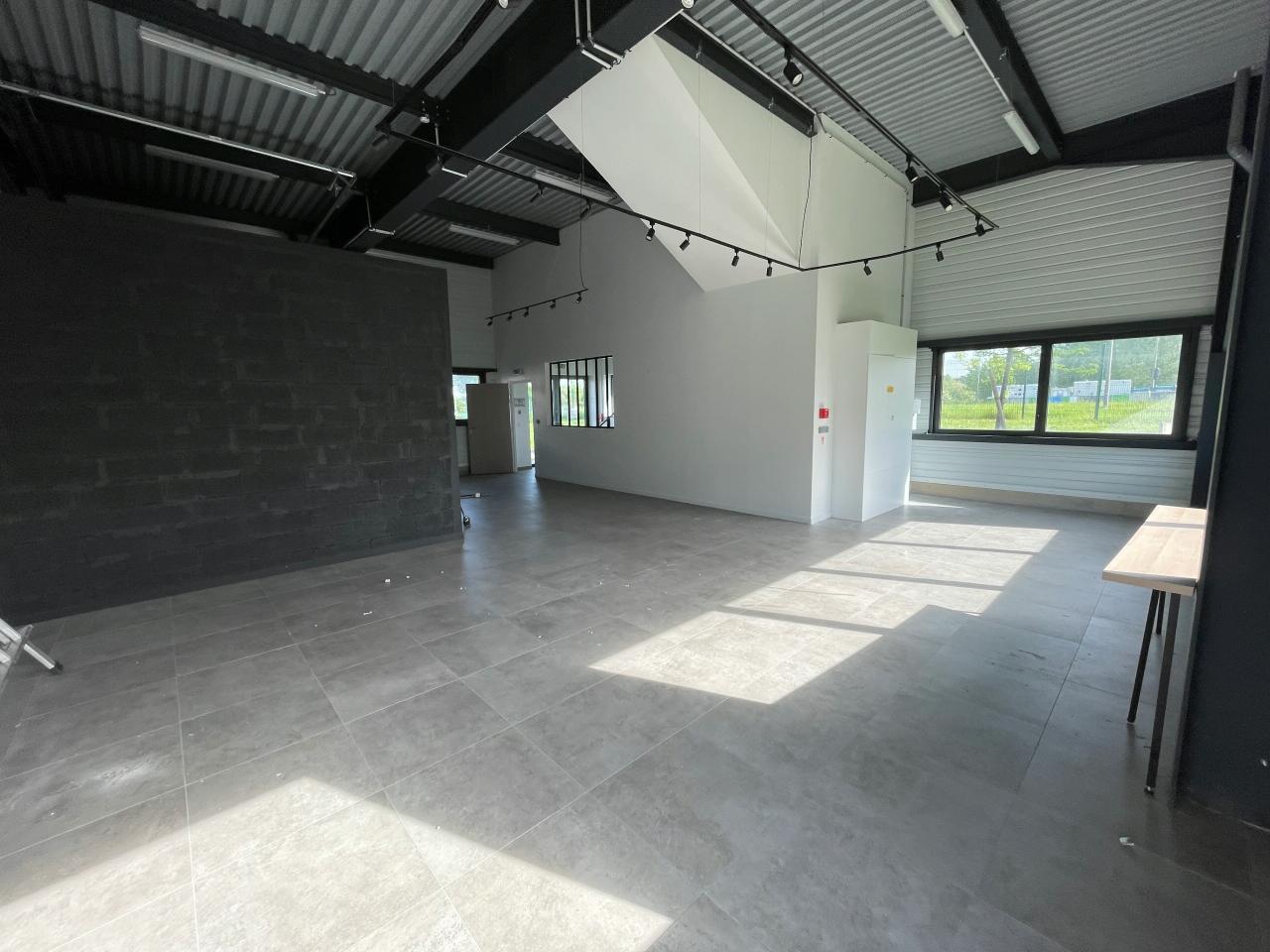 Local d'activité Chanteloup-en-Brie 213m² Location local d'activité Chanteloup-en-Brie Seine-et-Marne OLACT2425979 2